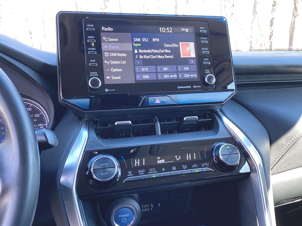 2021 Toyota Venza LE 13