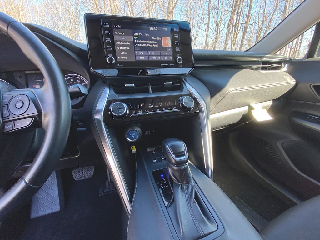 2021 Toyota Venza LE 8