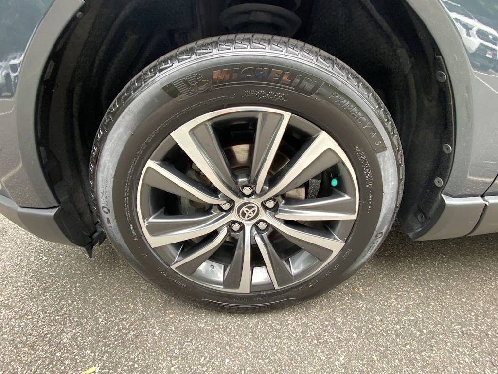 Thumbnail: 2021 Toyota Venza - 4