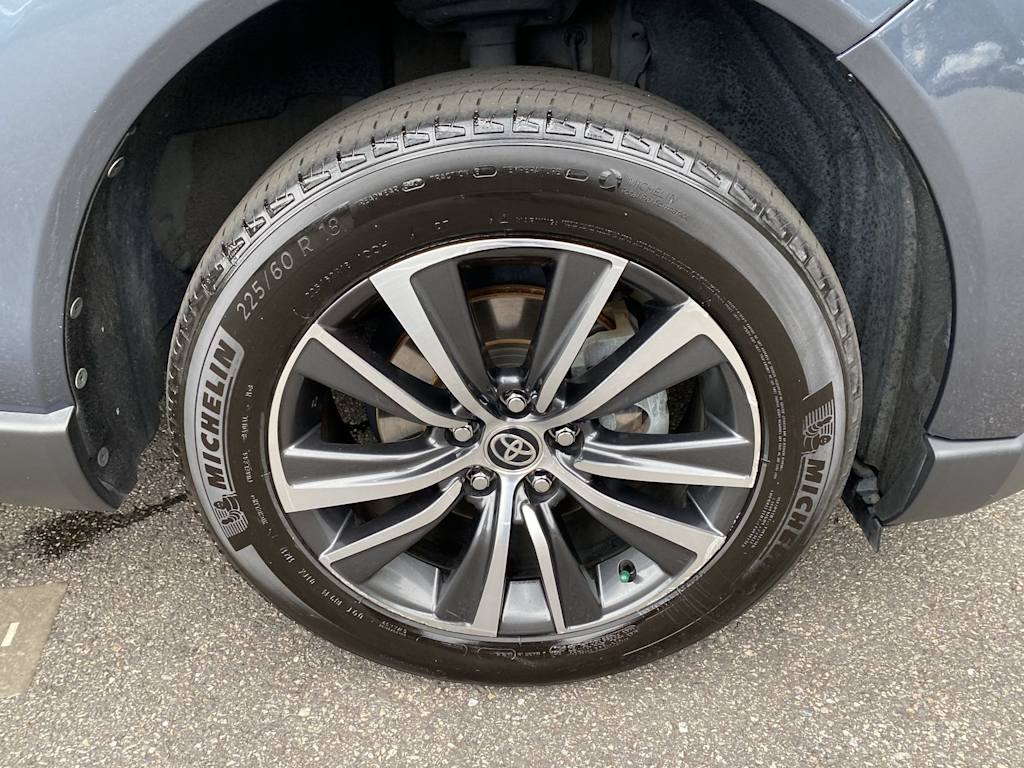 Thumbnail: 2021 Toyota Venza - 18
