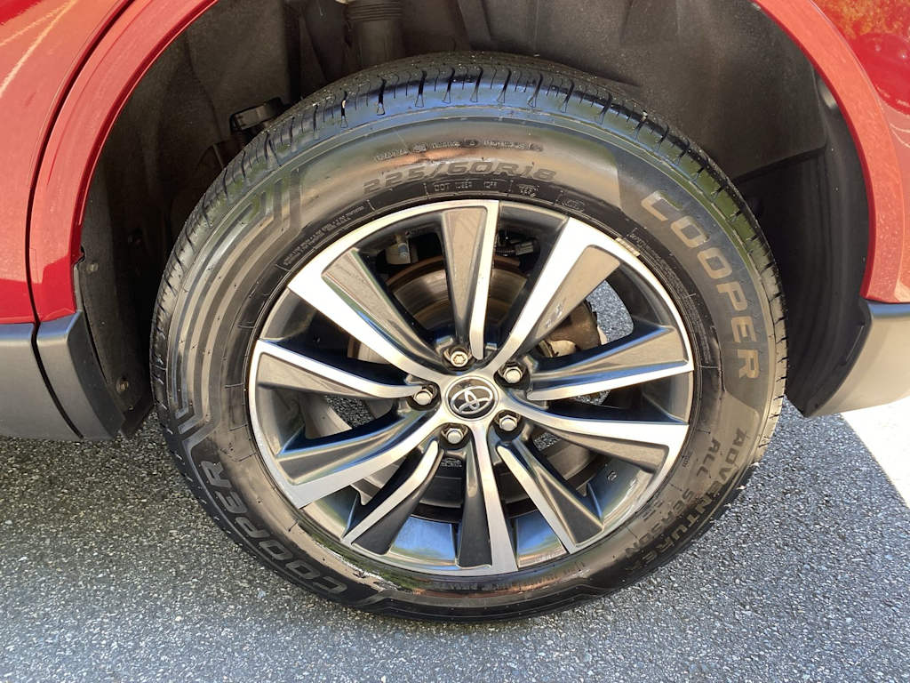 Thumbnail: 2023 Toyota Venza - 19