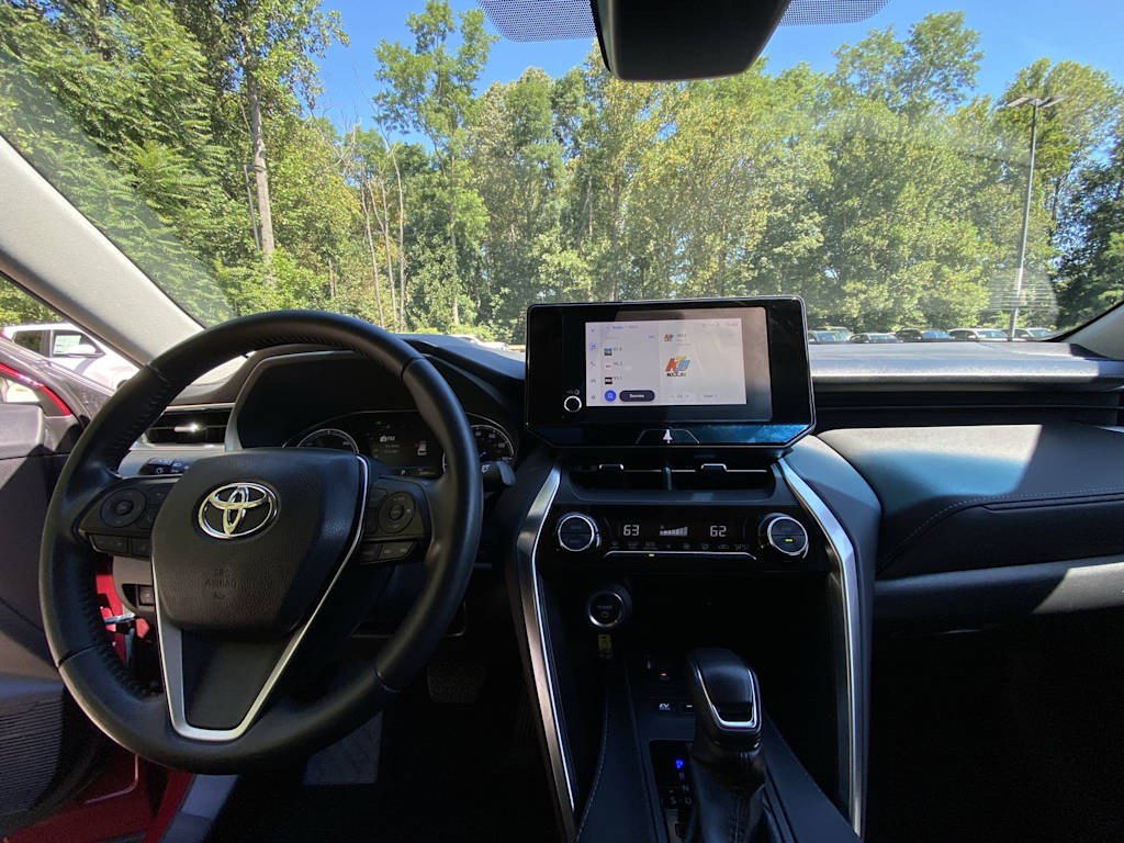 Thumbnail: 2023 Toyota Venza - 3