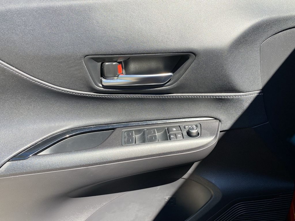 Thumbnail: 2023 Toyota Venza - 22