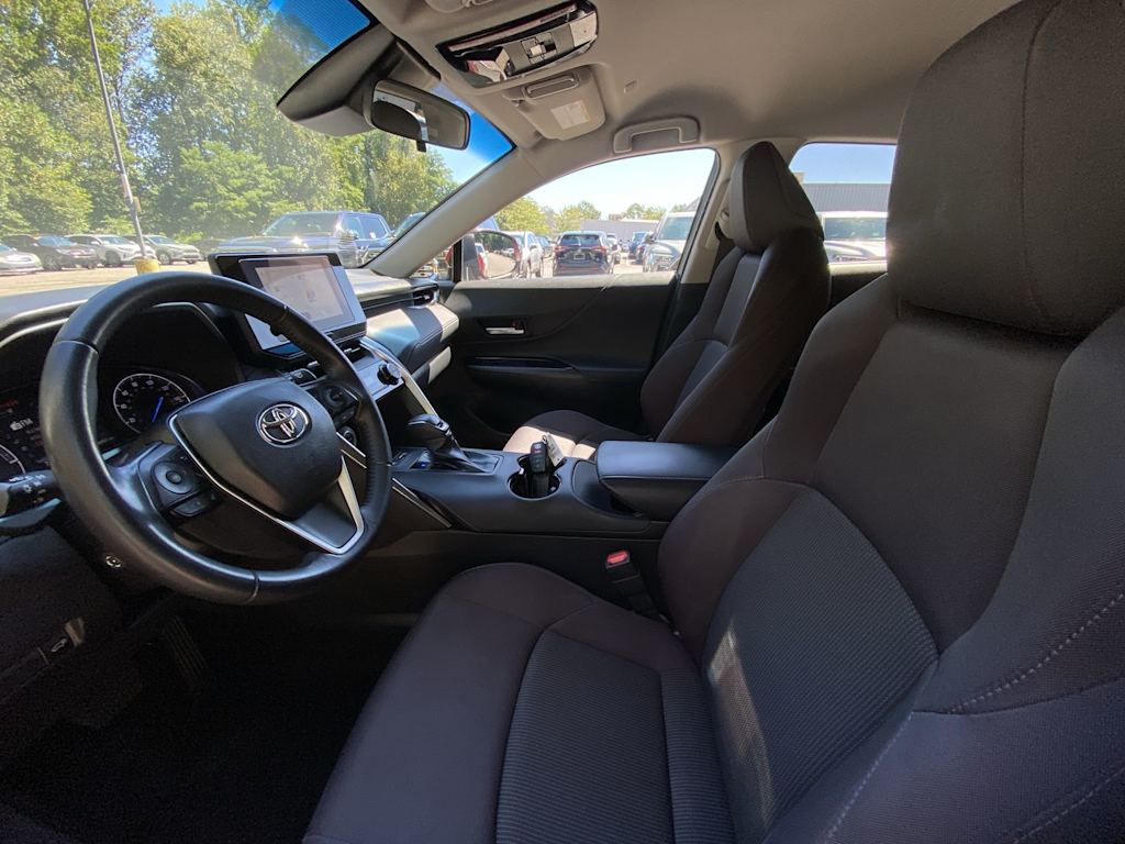 Thumbnail: 2023 Toyota Venza - 8