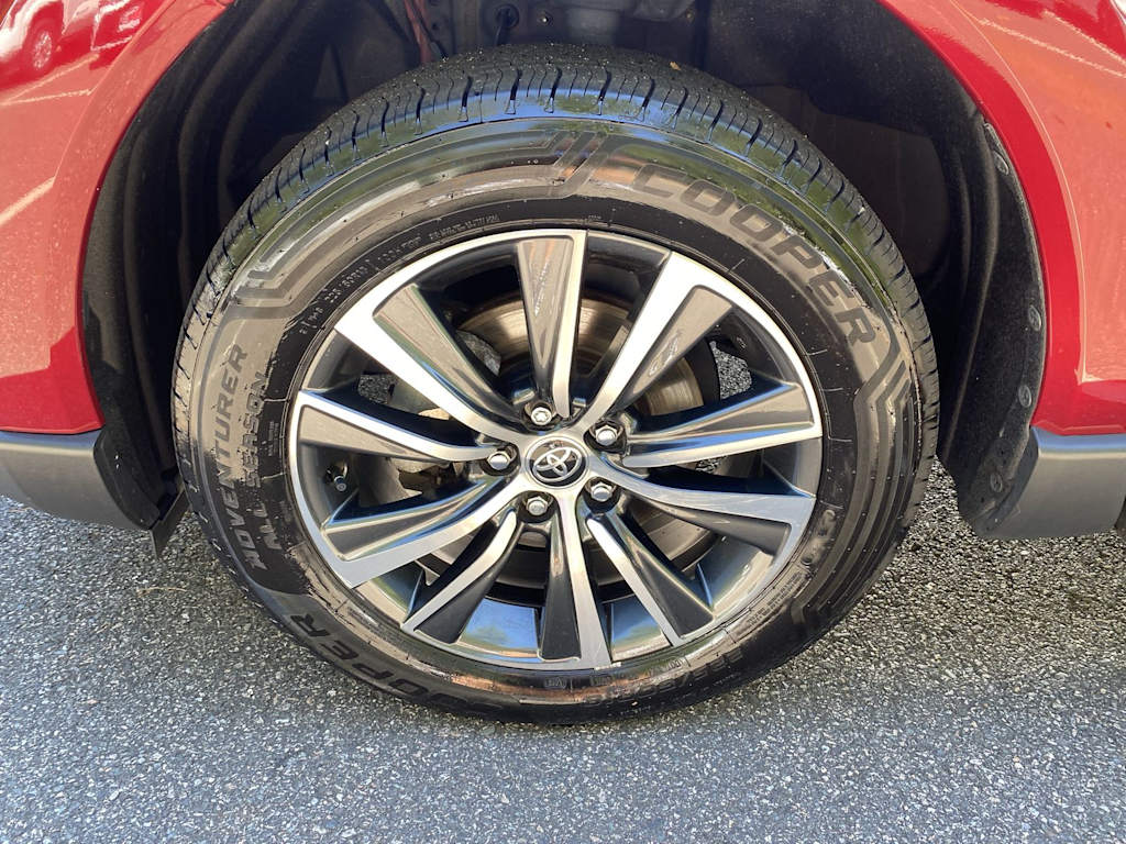 Thumbnail: 2023 Toyota Venza - 6