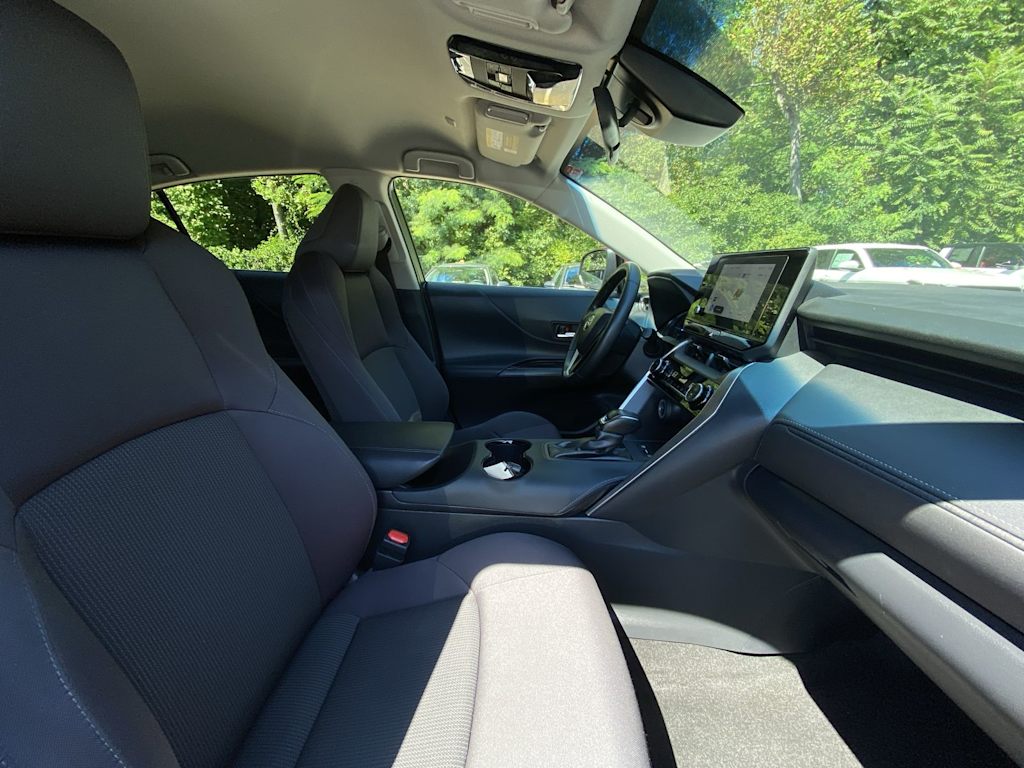 Thumbnail: 2023 Toyota Venza - 23