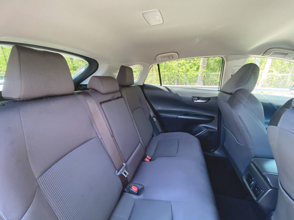 2023 Toyota Venza LE 28