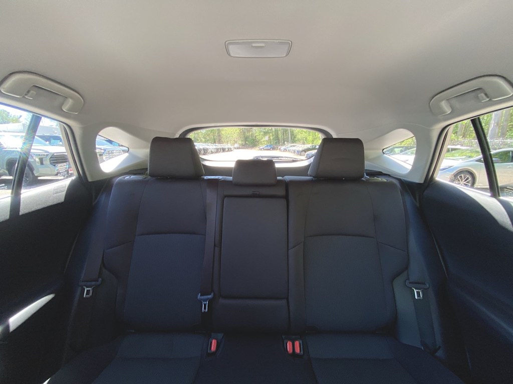 2023 Toyota Venza LE 29