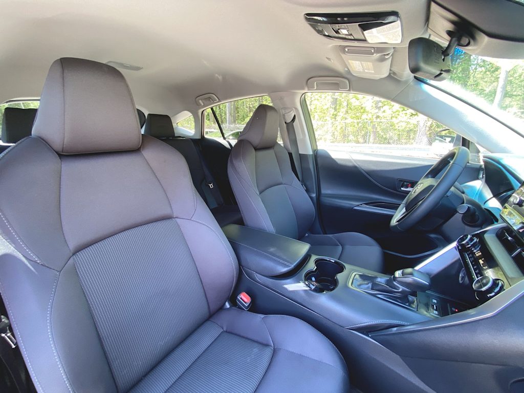 2023 Toyota Venza LE 27