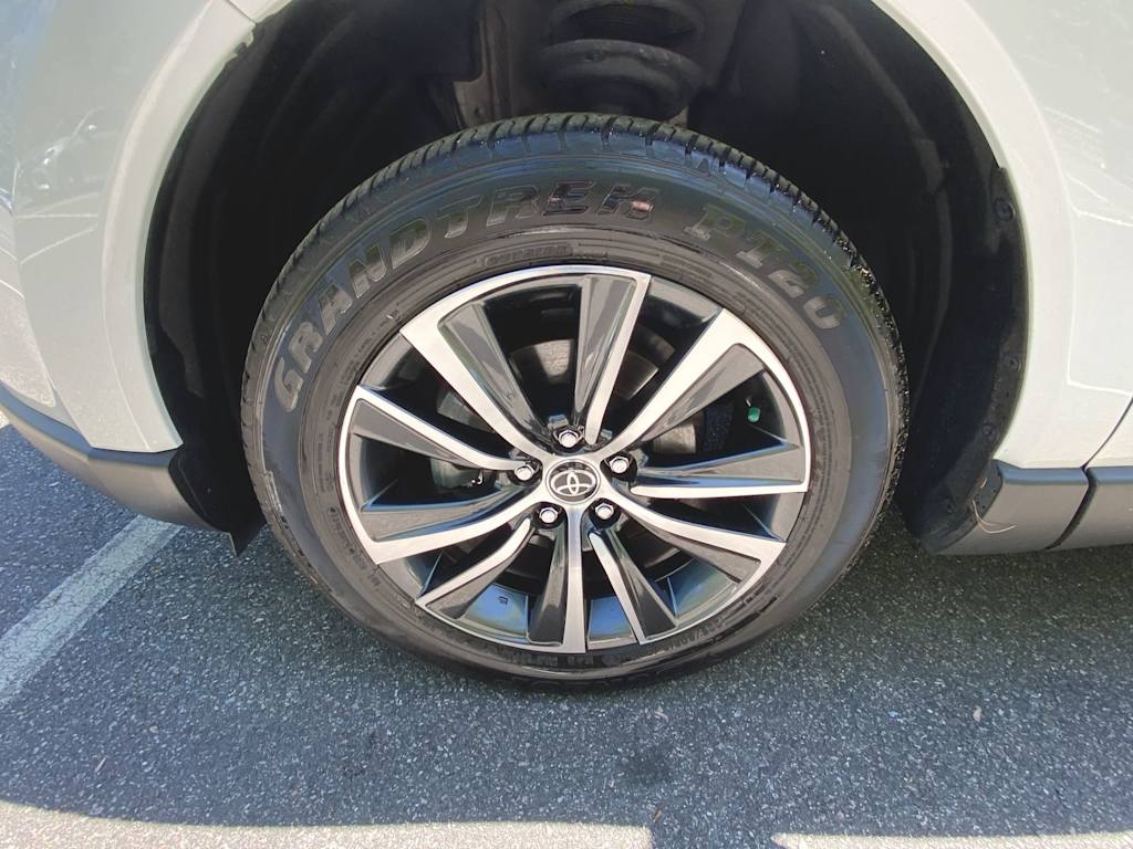 2023 Toyota Venza LE 6