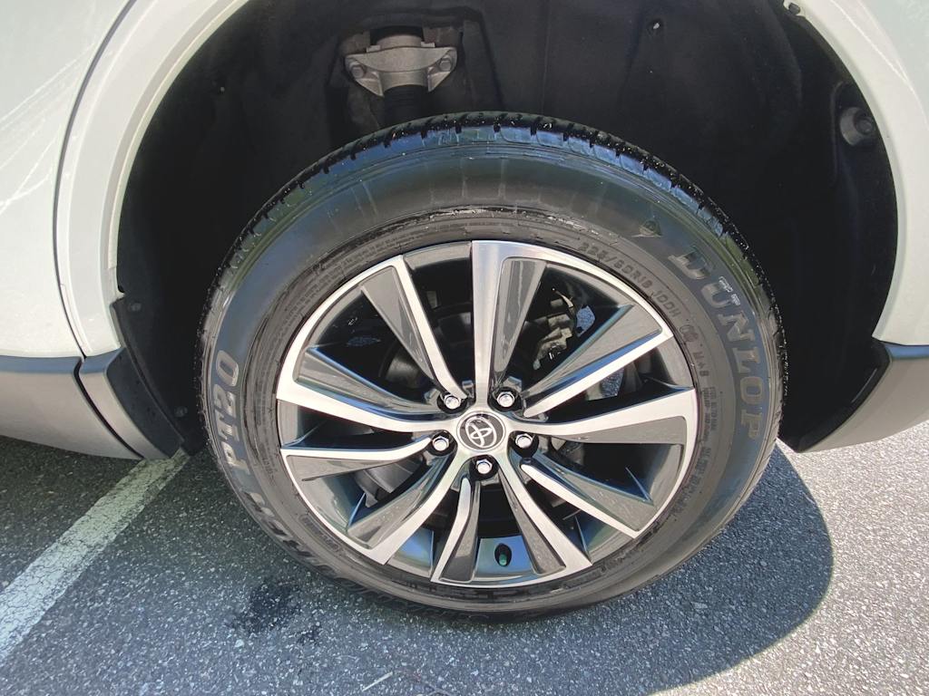 2023 Toyota Venza LE 22