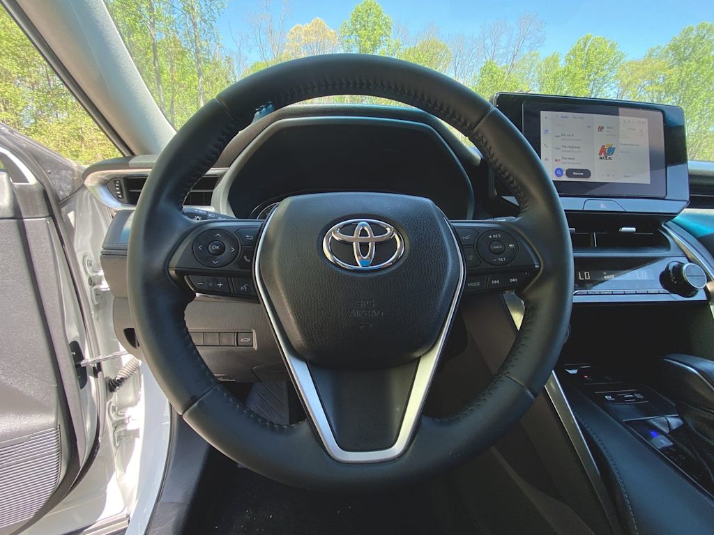 2023 Toyota Venza LE 11