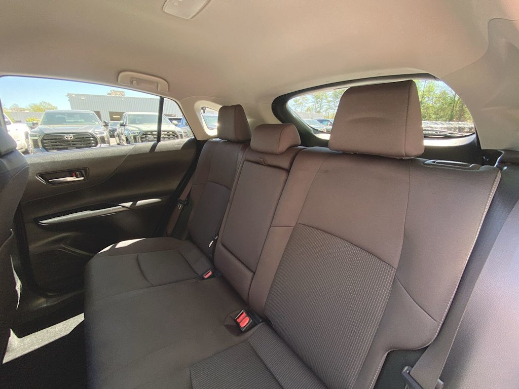 2023 Toyota Venza LE 10
