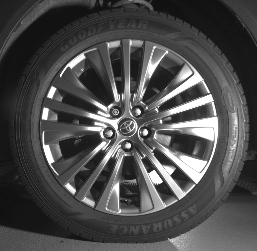 Thumbnail: 2021 Toyota Venza - 7