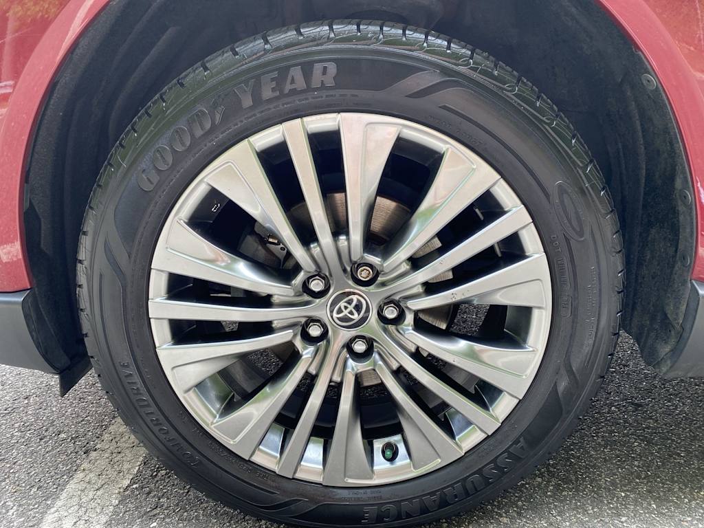 Thumbnail: 2021 Toyota Venza - 33