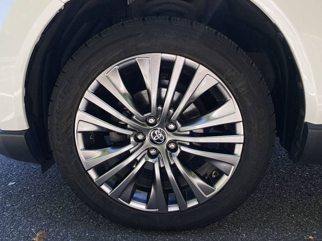 Thumbnail: 2021 Toyota Venza - 7