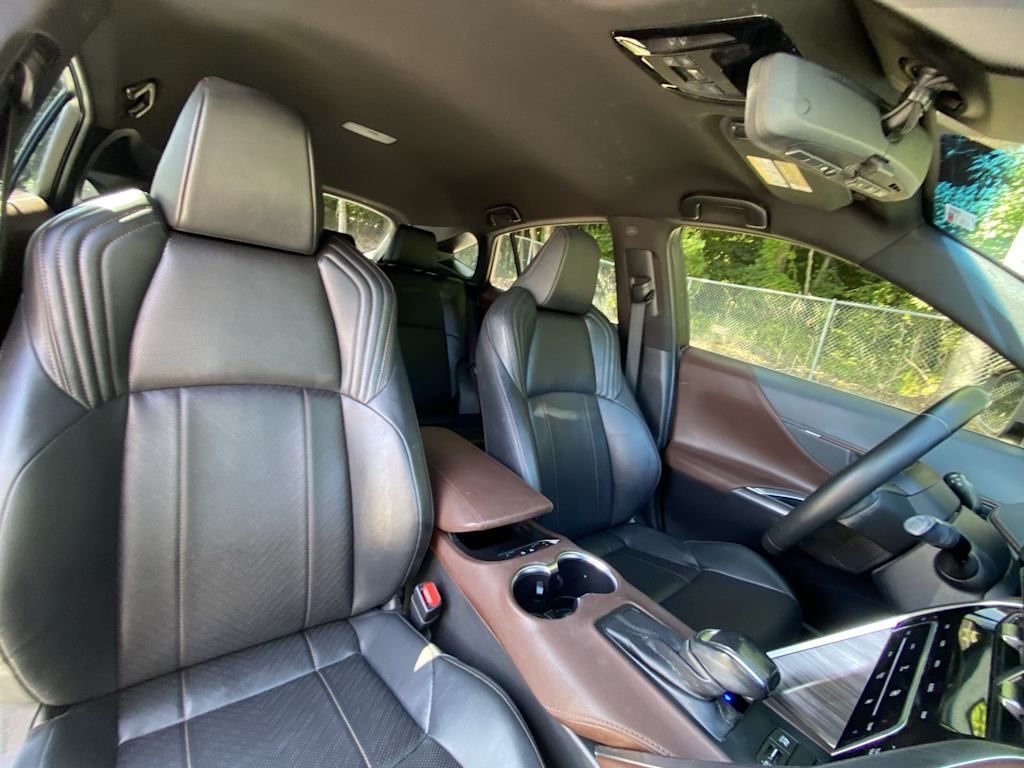 Thumbnail: 2021 Toyota Venza - 32