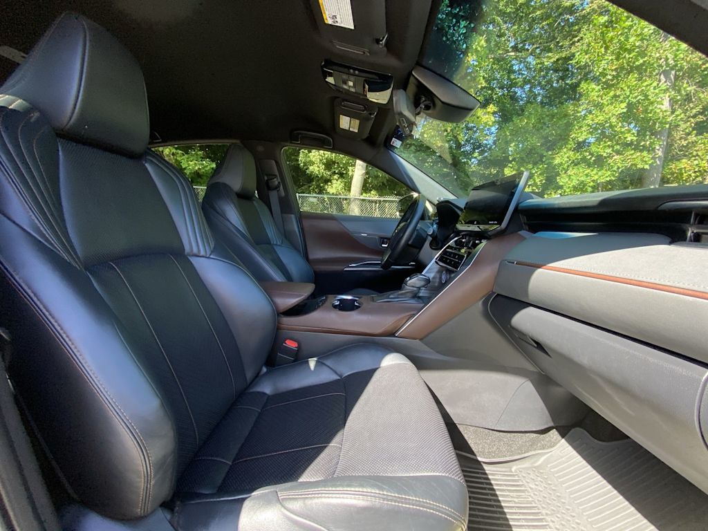 Thumbnail: 2021 Toyota Venza - 31