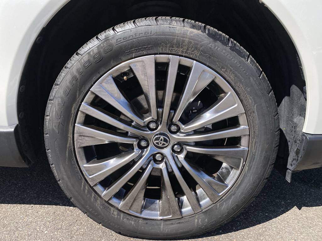 Thumbnail: 2021 Toyota Venza - 29