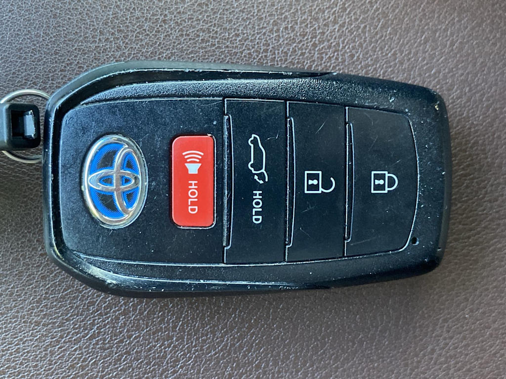 Thumbnail: 2021 Toyota Venza - 18