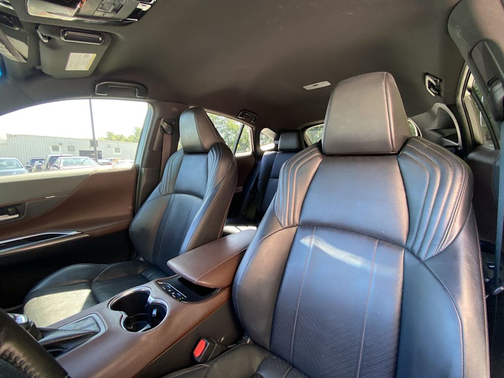Thumbnail: 2021 Toyota Venza - 11