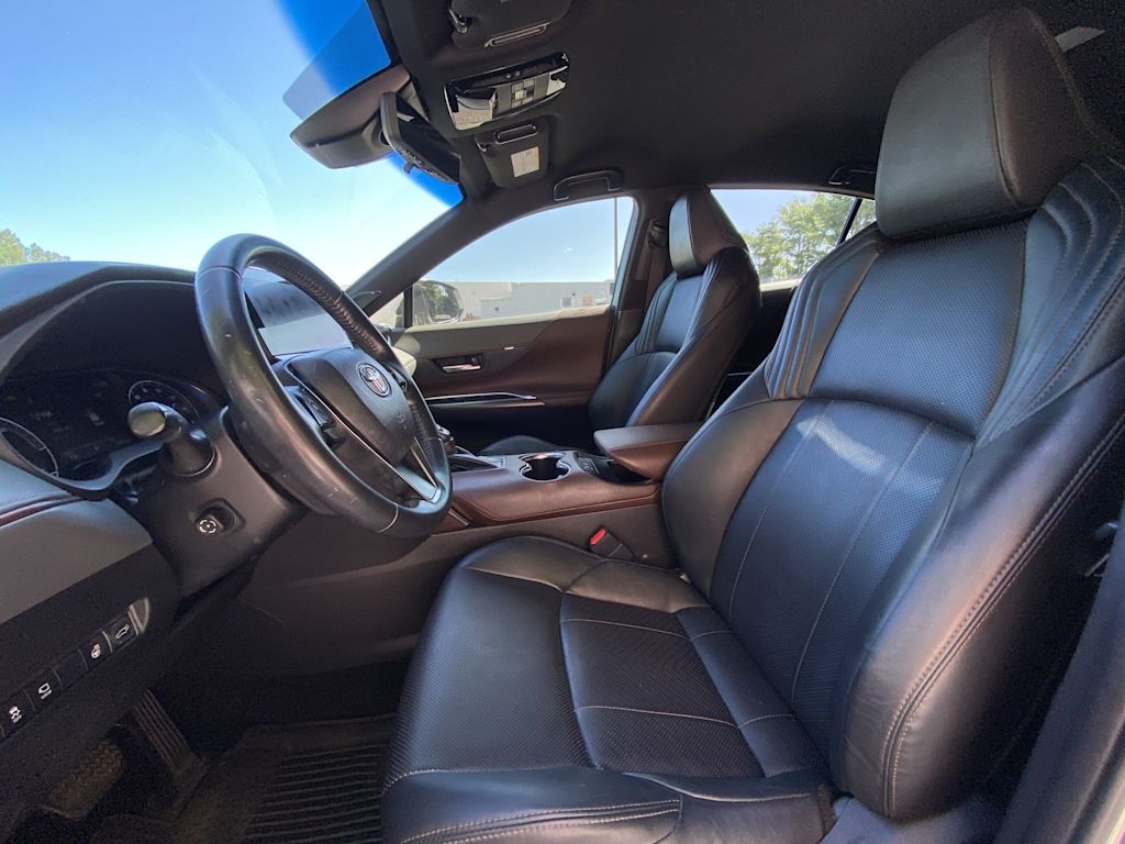 Thumbnail: 2021 Toyota Venza - 10