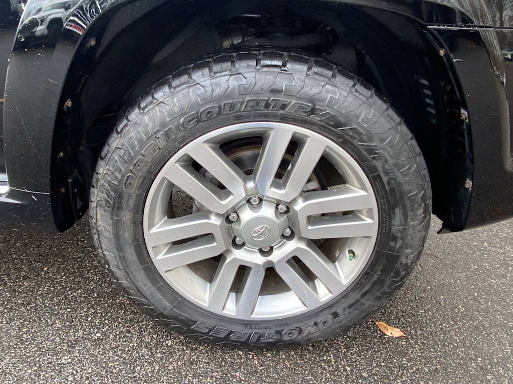 Thumbnail: 2010 Toyota 4Runner - 29