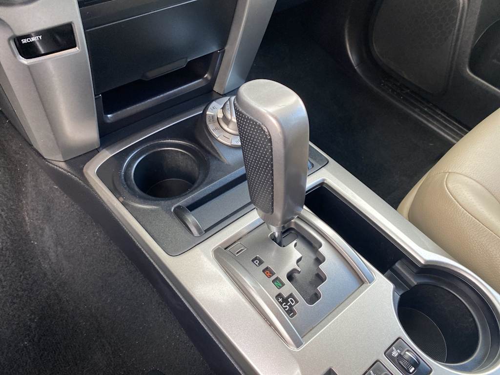 Thumbnail: 2010 Toyota 4Runner - 14