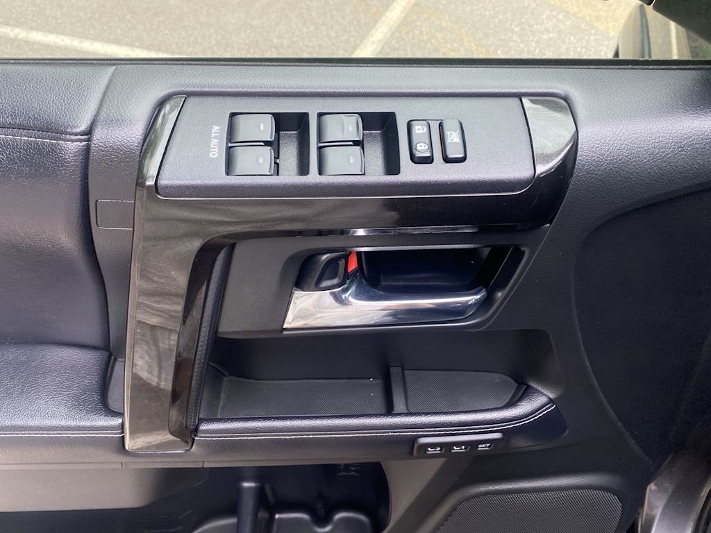 Thumbnail: 2019 Toyota 4Runner - 32