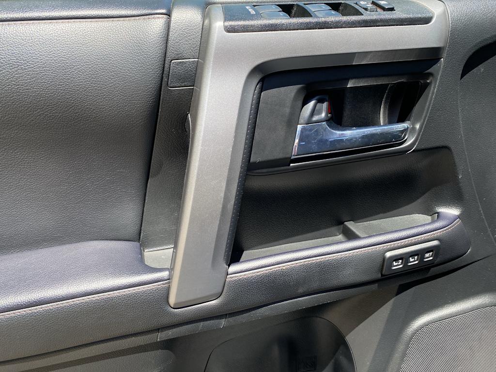 Thumbnail: 2022 Toyota 4Runner - 23