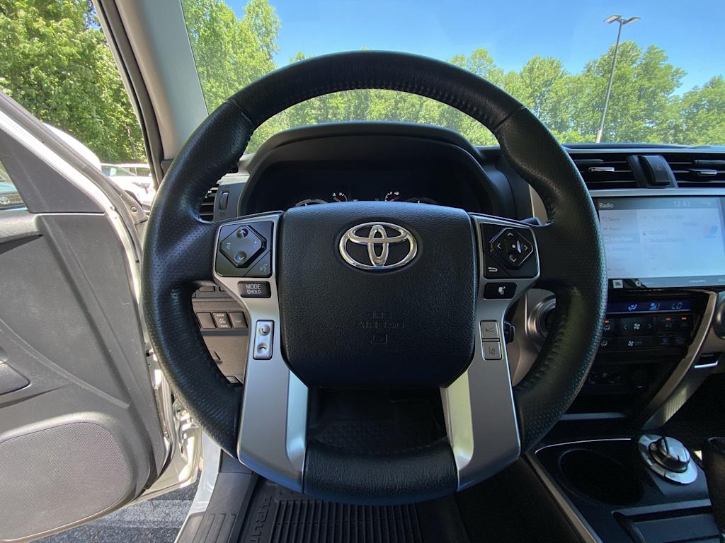 Thumbnail: 2022 Toyota 4Runner - 10