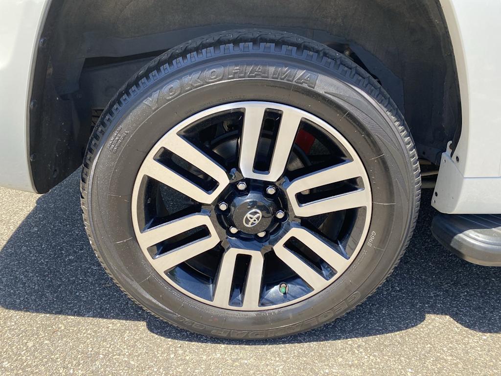 Thumbnail: 2022 Toyota 4Runner - 20