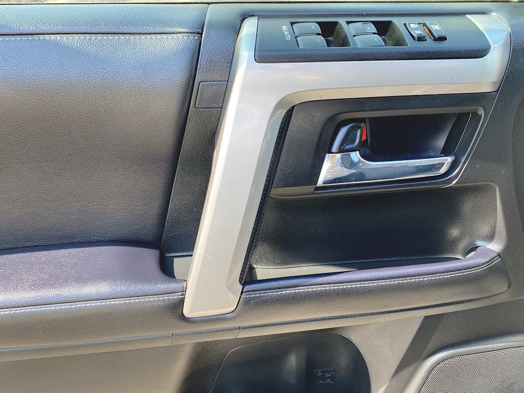 2022 Toyota 4Runner SR5 25