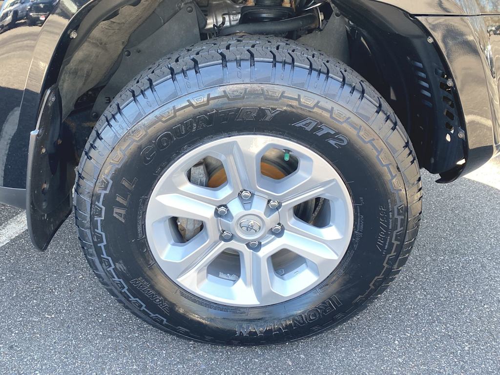 2022 Toyota 4Runner SR5 24