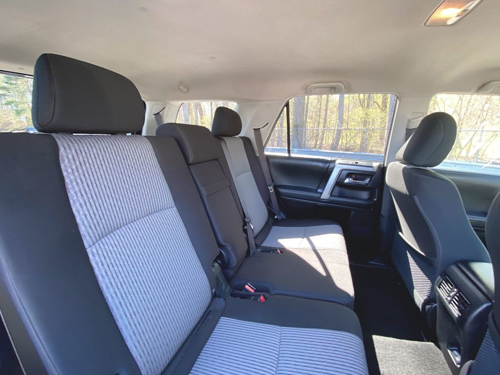 2022 Toyota 4Runner SR5 28