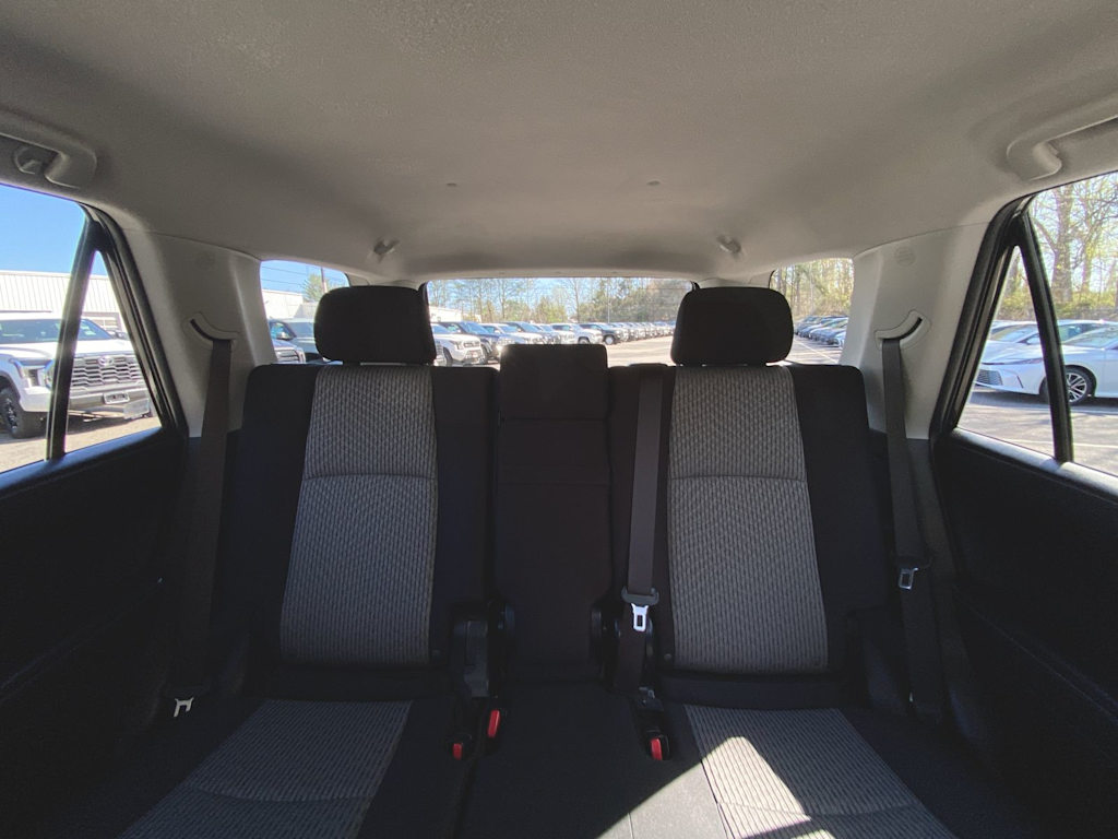 2022 Toyota 4Runner SR5 29