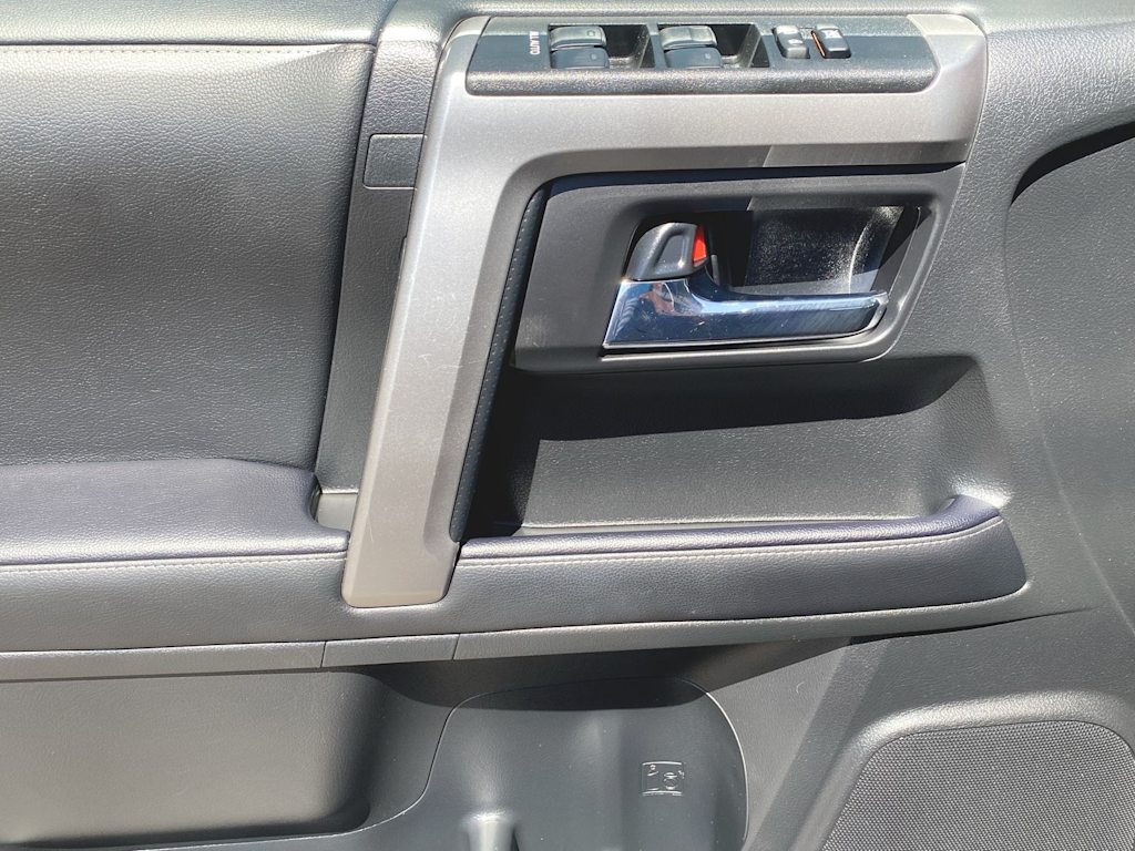 2024 Toyota 4Runner SR5 25