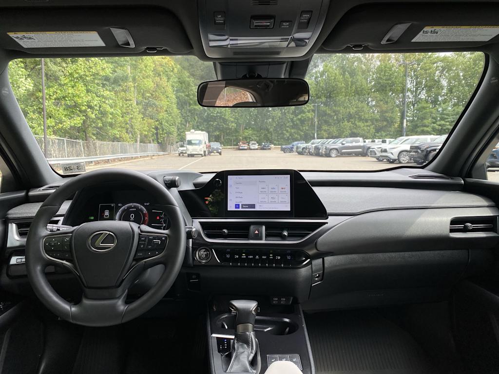 Thumbnail: 2023 Lexus UX - 2