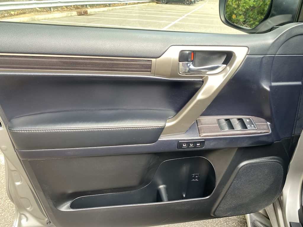 Thumbnail: 2020 Lexus GX - 31