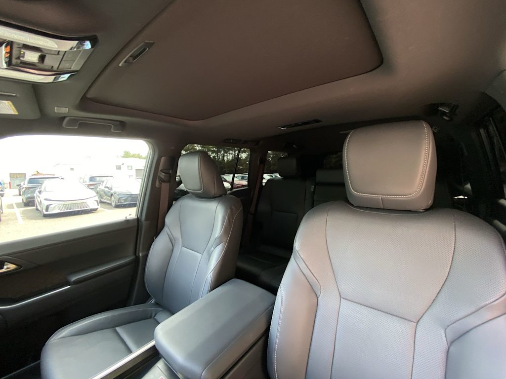 Thumbnail: 2024 Lexus ES - 11