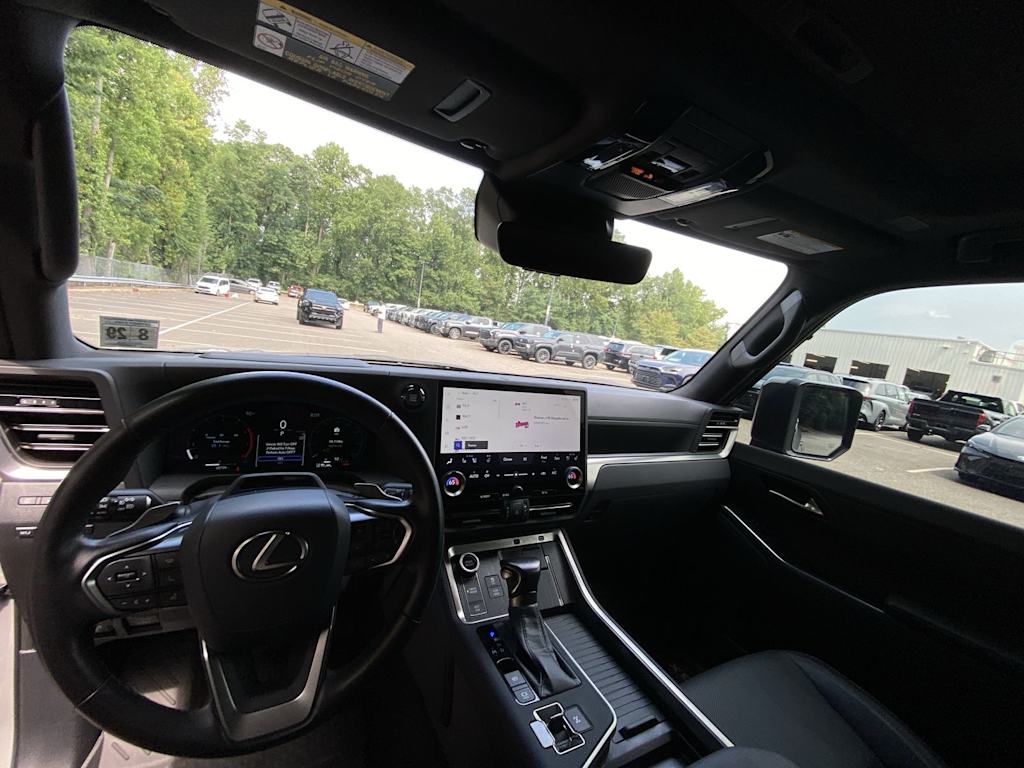 Thumbnail: 2024 Lexus ES - 9