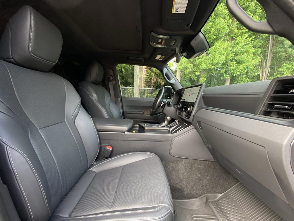 Thumbnail: 2024 Lexus ES - 28