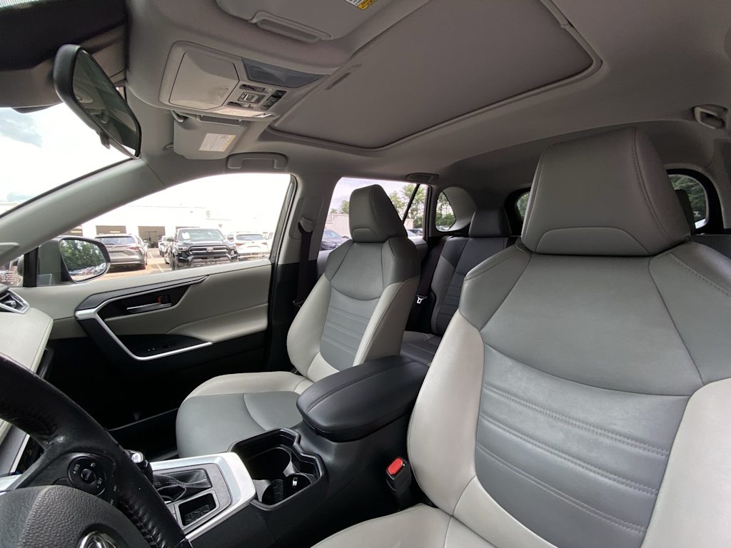 Thumbnail: 2019 Toyota RAV4 - 11