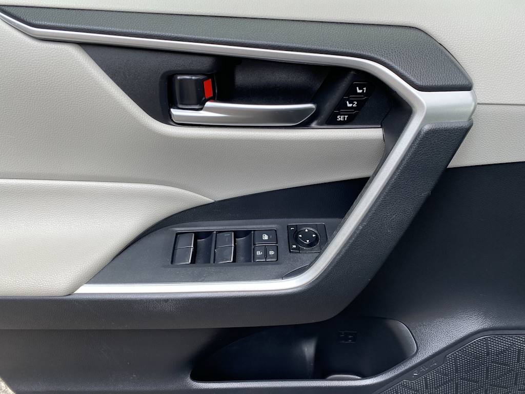 Thumbnail: 2019 Toyota RAV4 - 30