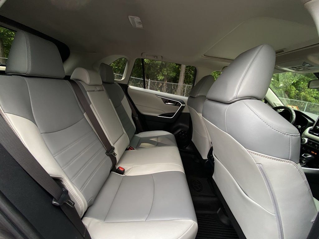 Thumbnail: 2019 Toyota RAV4 - 33