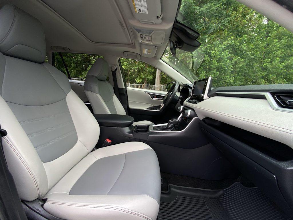 Thumbnail: 2019 Toyota RAV4 - 31