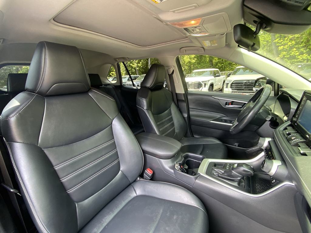 Thumbnail: 2021 Toyota RAV4 - 25
