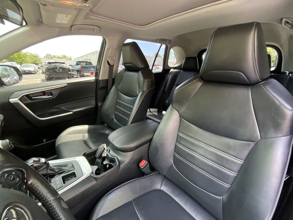 Thumbnail: 2021 Toyota RAV4 - 9