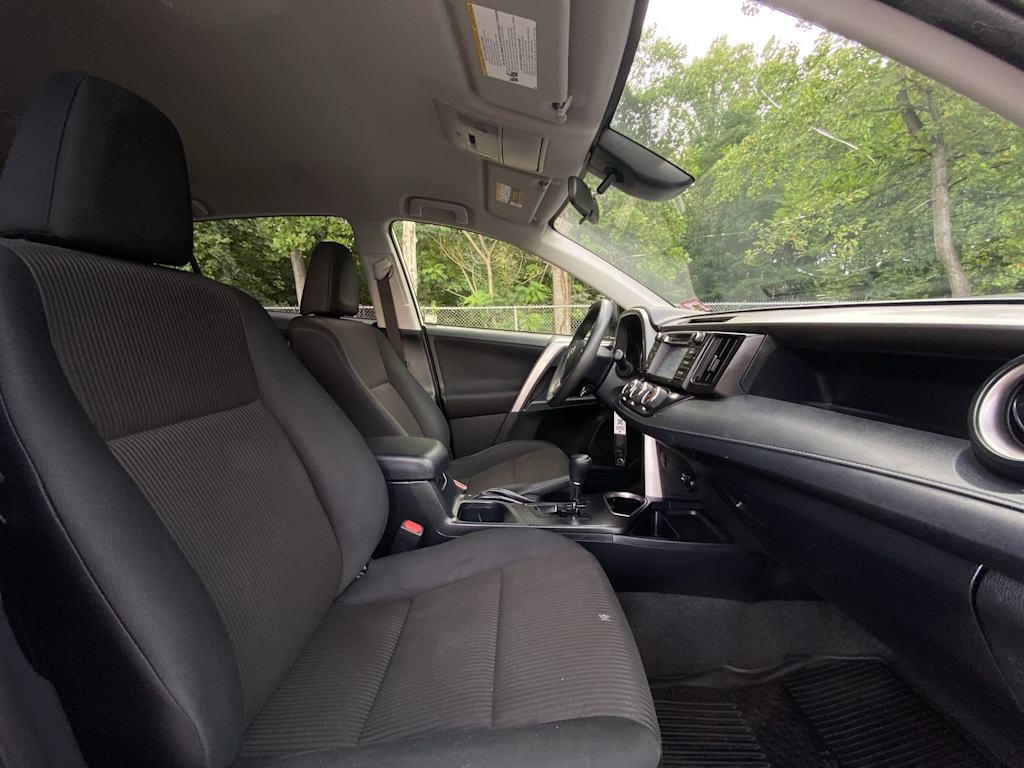 Thumbnail: 2017 Toyota RAV4 - 30