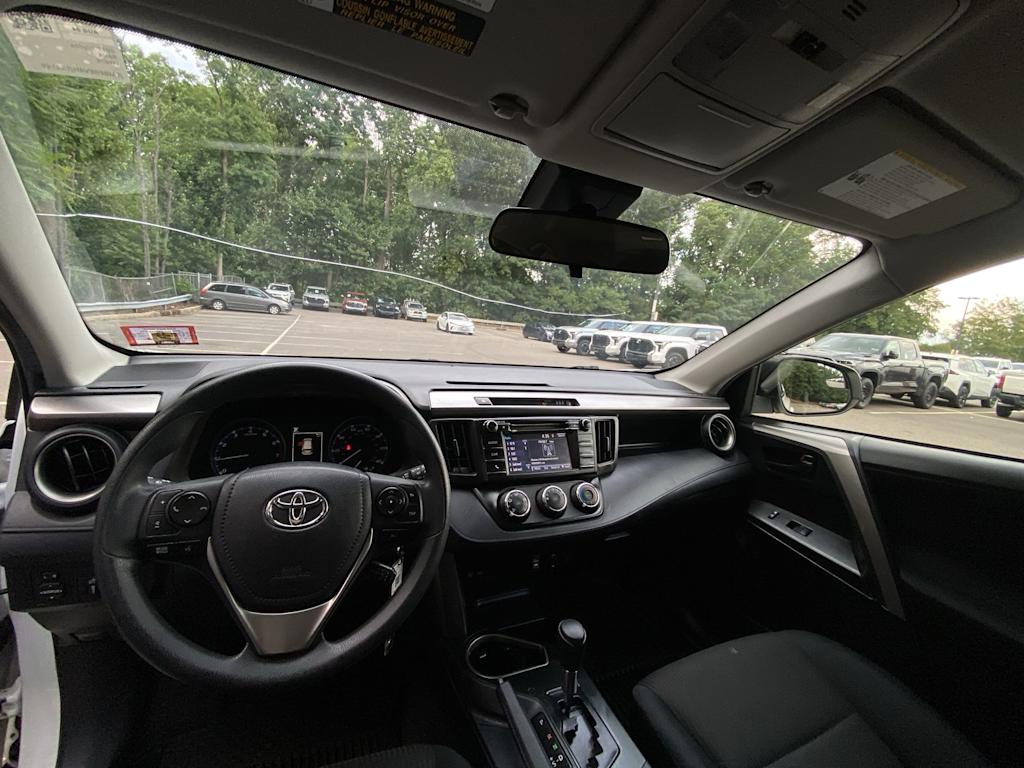 Thumbnail: 2017 Toyota RAV4 - 9